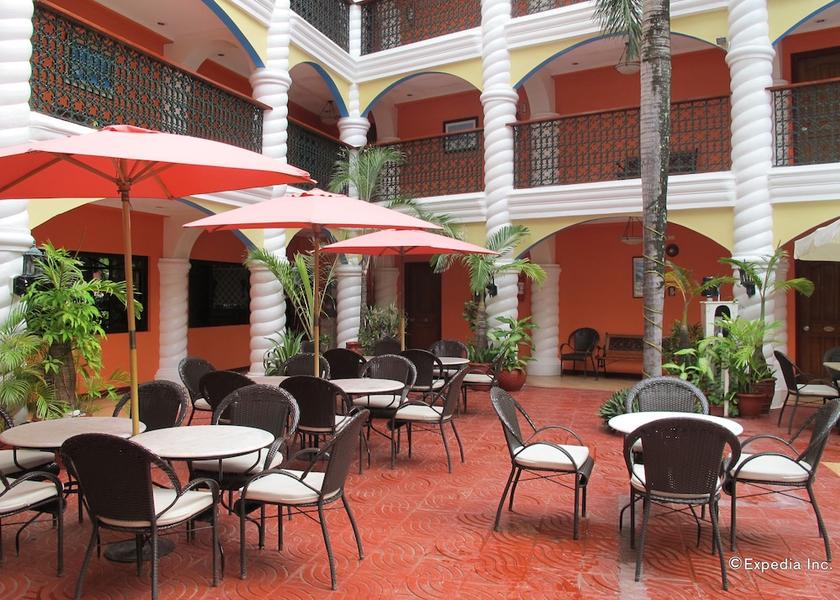  Puerto Galera Outdoor Dining