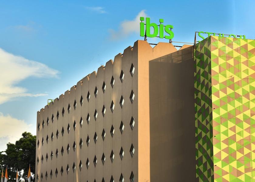  Abidjan Facade