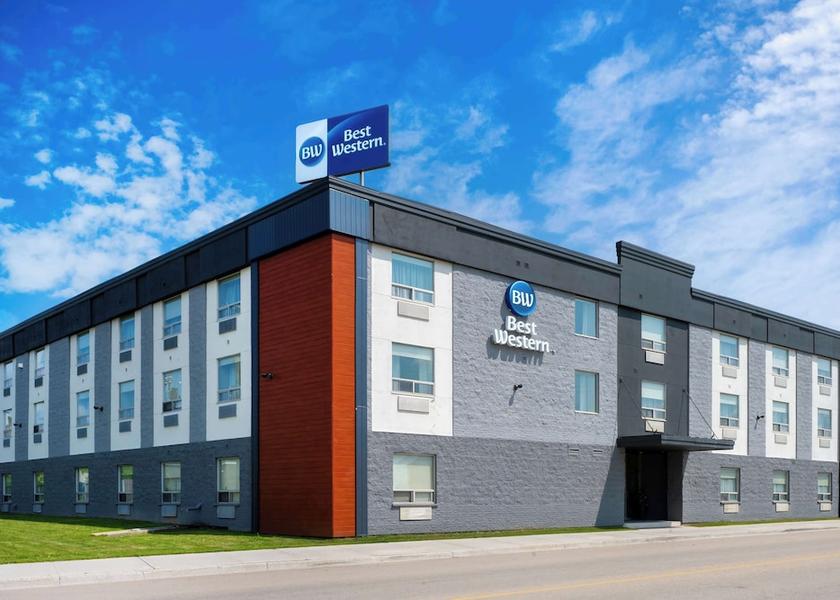 Ontario Cochrane Exterior Detail
