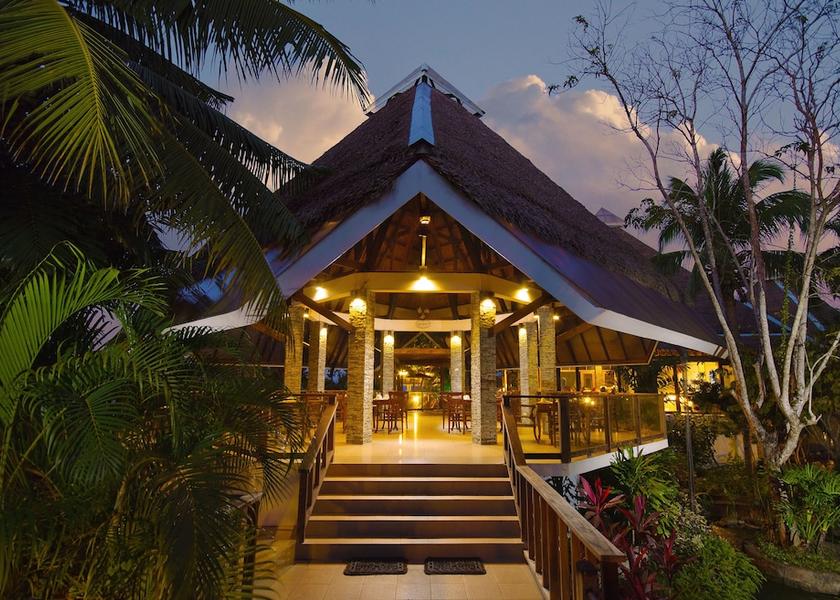  Dauis Exterior Detail