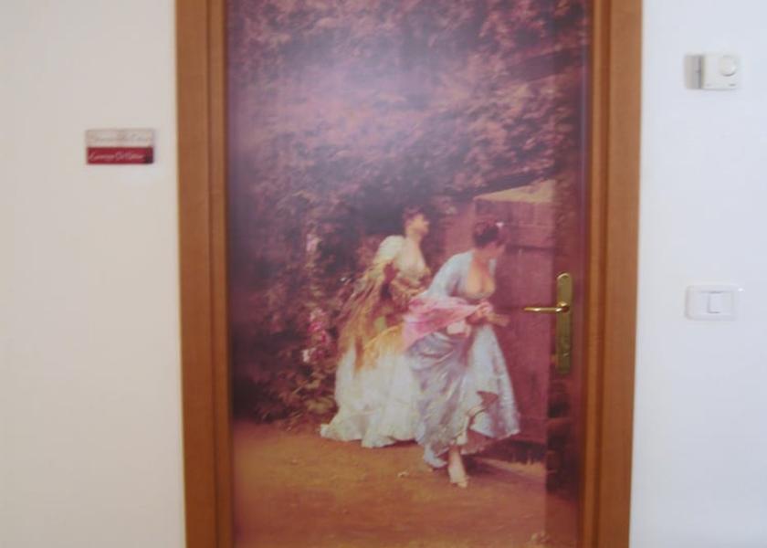 Abruzzo Villetta Barrea Interior Entrance