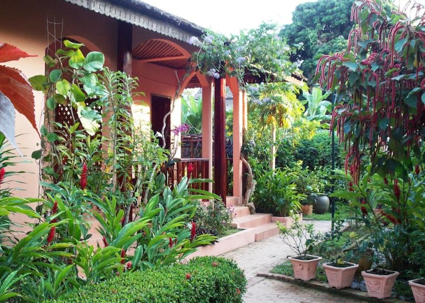  Vang Vieng Interior Entrance
