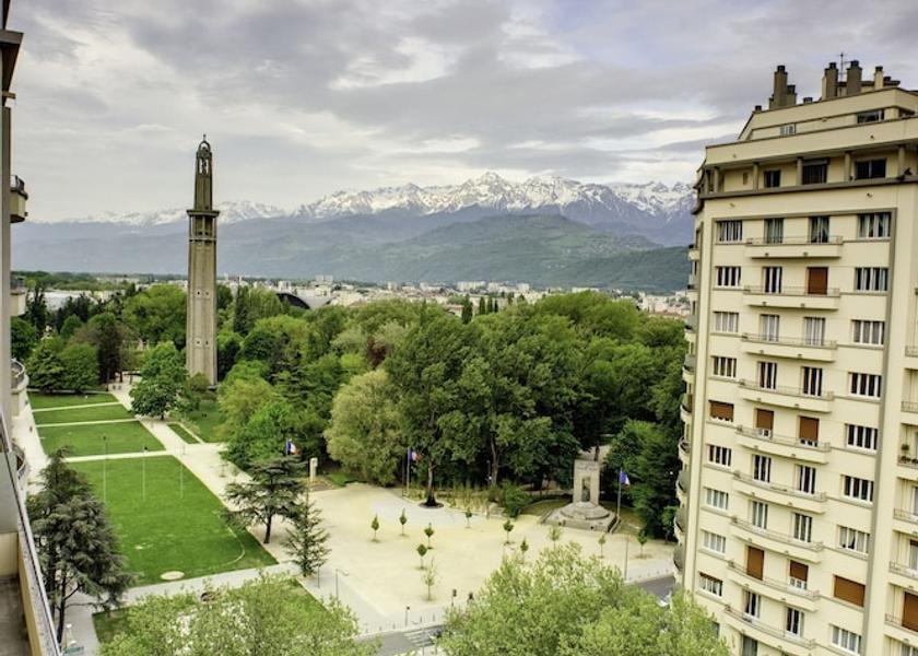 Auvergne-Rhône-Alpes Grenoble Garden view