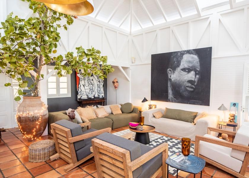  Le Francois Interior Entrance