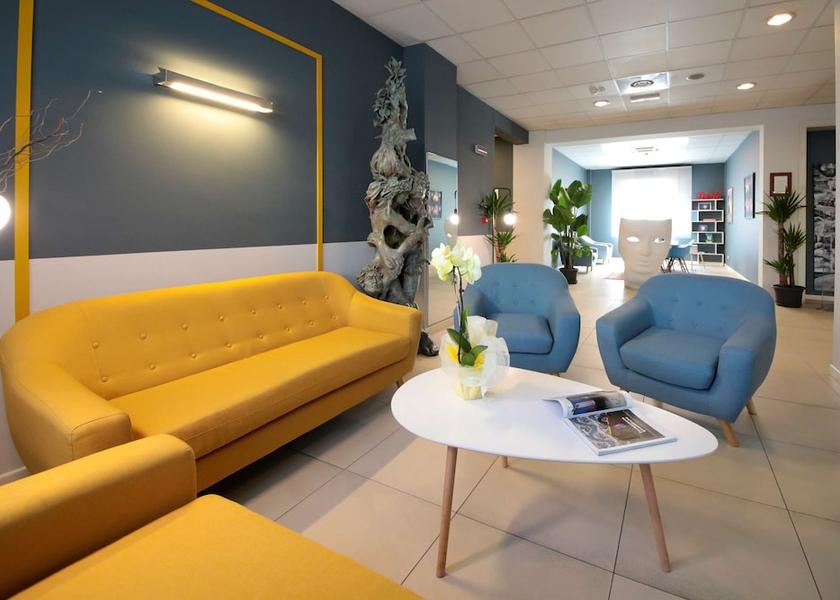 Lombardy Borgo Virgilio Lobby