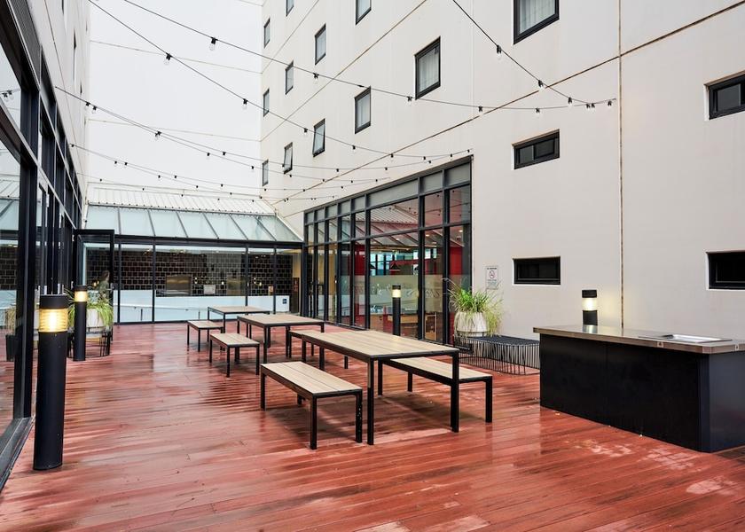 Victoria Melbourne Terrace/patio