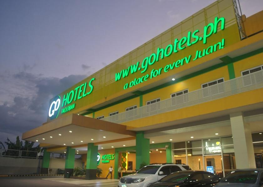 Eastern Visayas Tacloban Front of property - evening/night