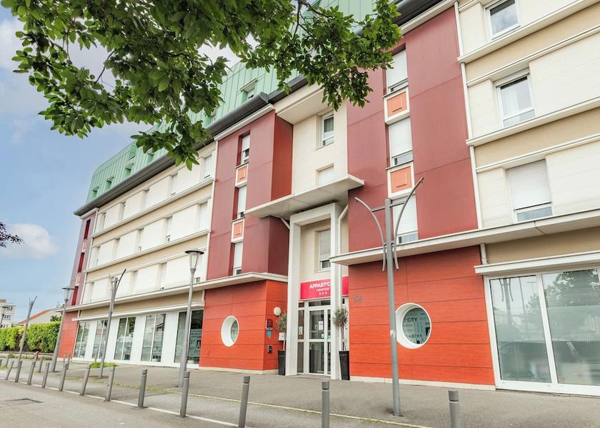 Ile-de-France Le Blanc-Mesnil Front of property