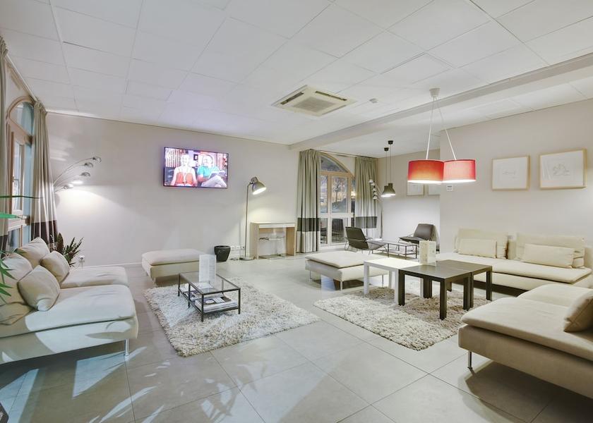 Île-de-France Nanterre Lobby sitting area
