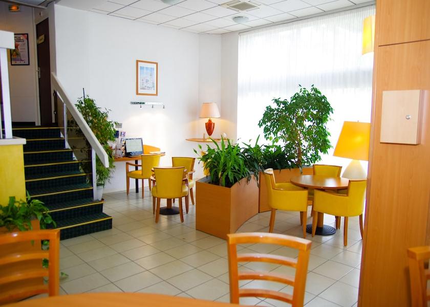 Auvergne-Rhône-Alpes Grenoble Lobby sitting area
