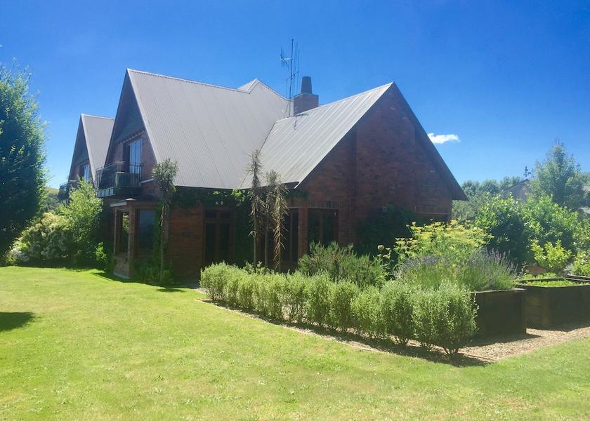 Waikato Karapiro Exterior Detail