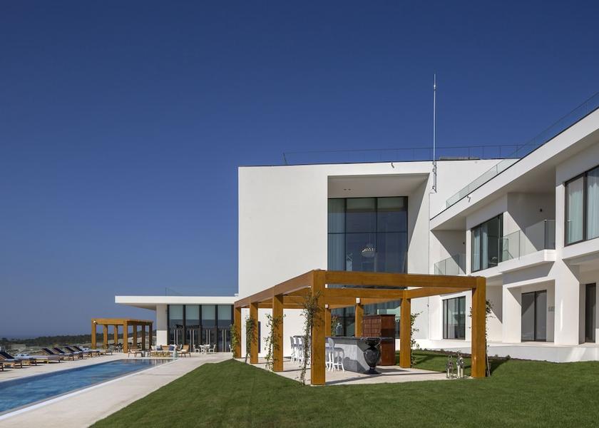 Leiria District Obidos Pool Side Bar