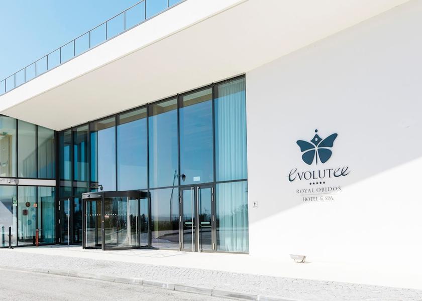 Leiria Obidos Front of property