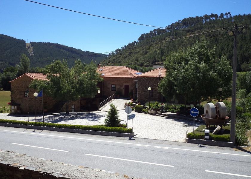 Guarda Manteigas Front of property