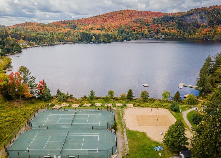 Quebec Lac-Superieur Tennis Court