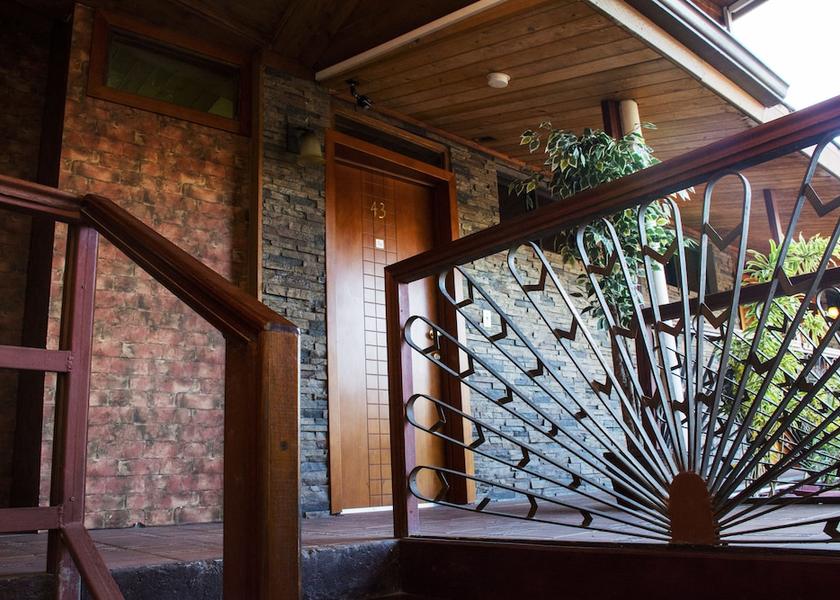  Petionville Interior Entrance