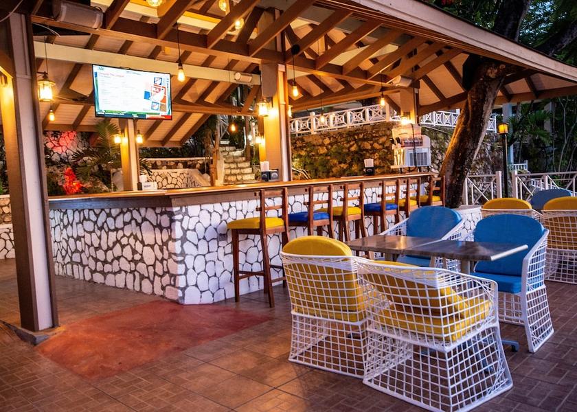 Saint Ann Ocho Rios Bar (on property)