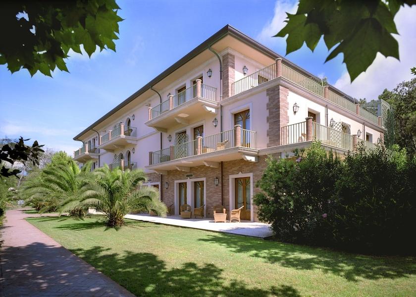 Tuscany Camaiore Garden