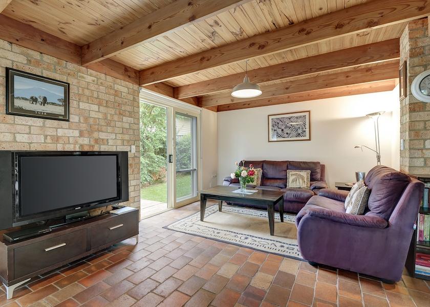 Victoria Croydon Living Area