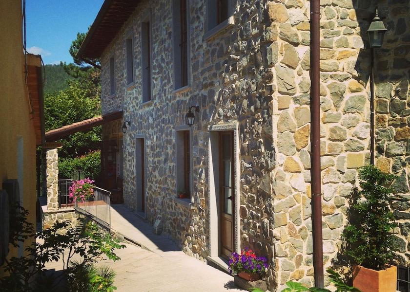 Tuscany Poppi Facade