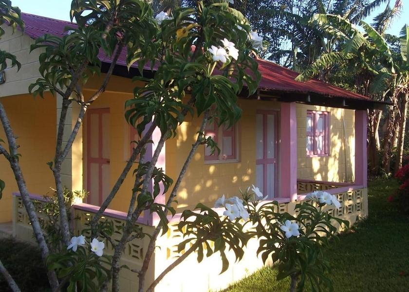 Santiago Jarabacoa Exterior Detail