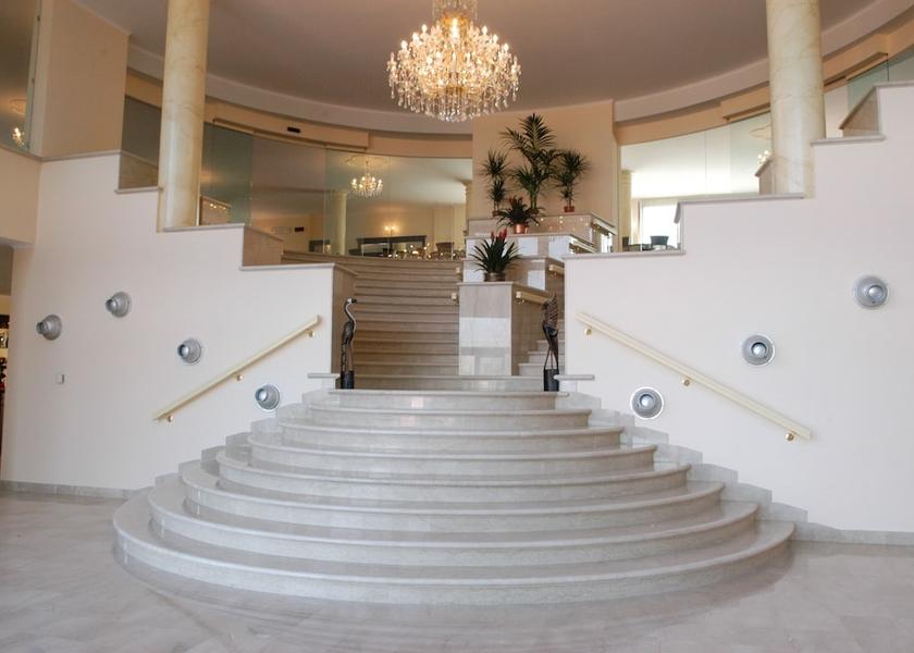 Lombardy Cicognolo Lobby