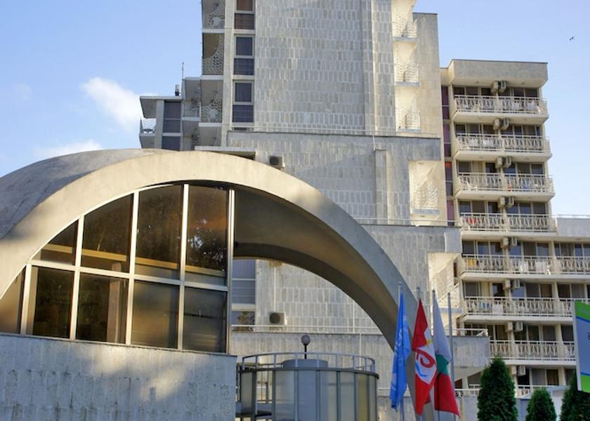  Albena Exterior Detail