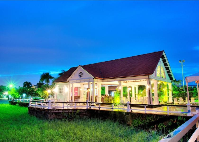  Paramaribo Front of property - evening/night