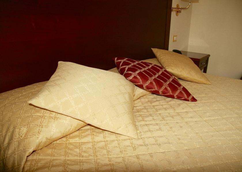 Tuscany Pisa Room
