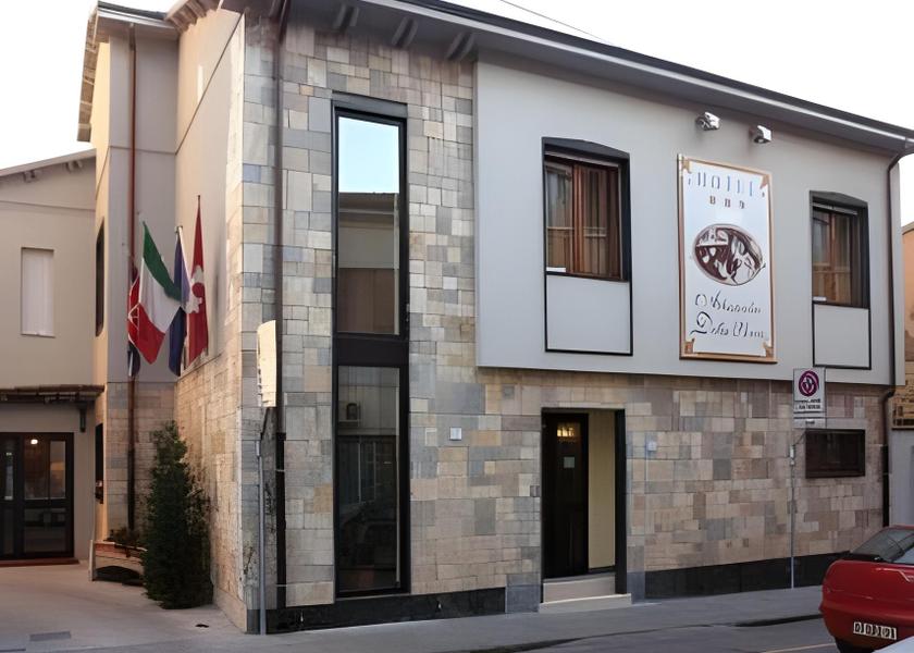 Tuscany Pisa exterior view