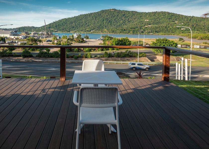 Queensland Airlie Beach Sundeck