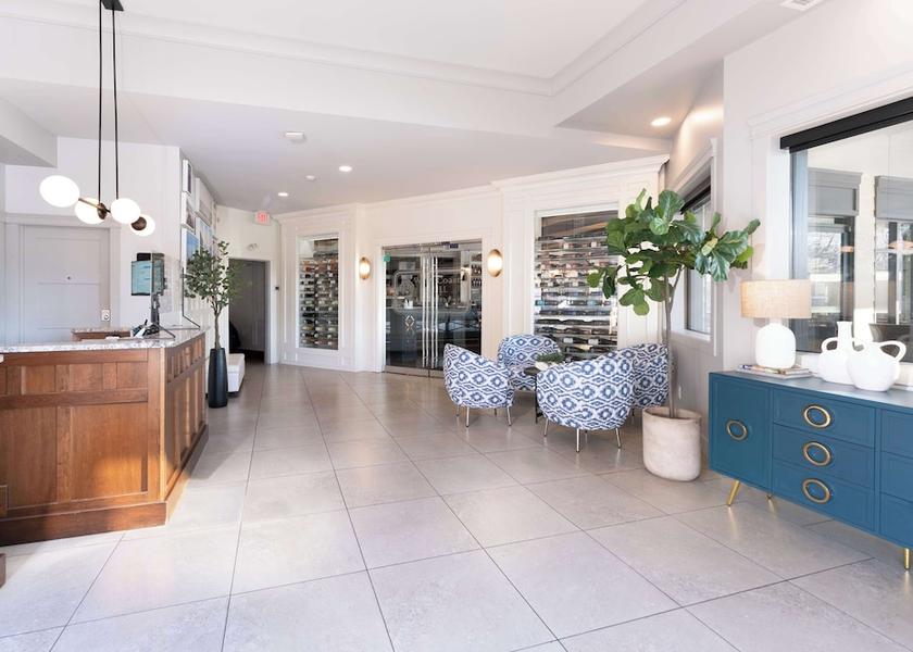 British Columbia Kelowna Lobby