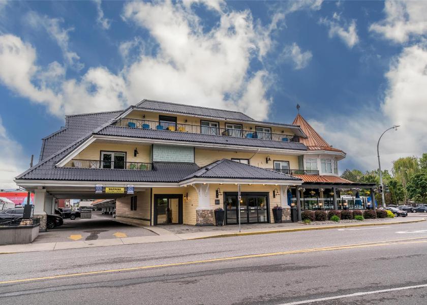British Columbia Kelowna Hotel Exterior