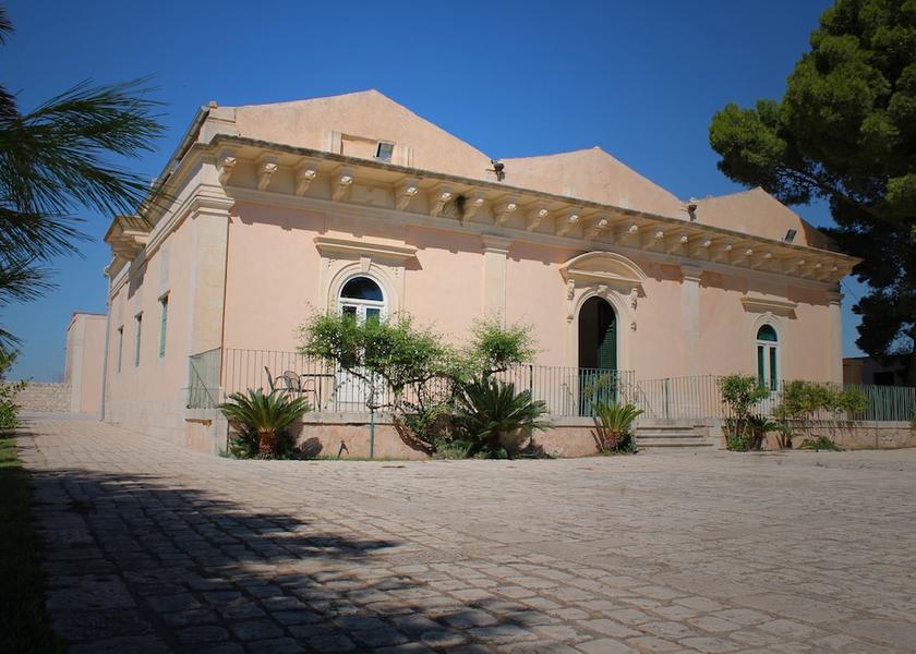 Sicily Ispica Exterior Detail