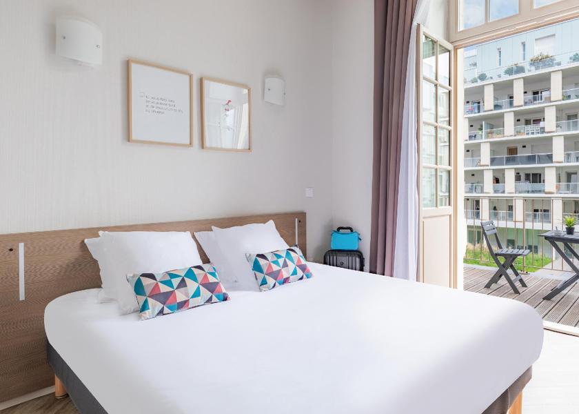 Grand Est Reims Guestroom
