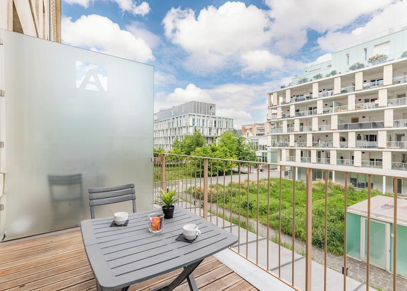 Grand Est Reims Terrace