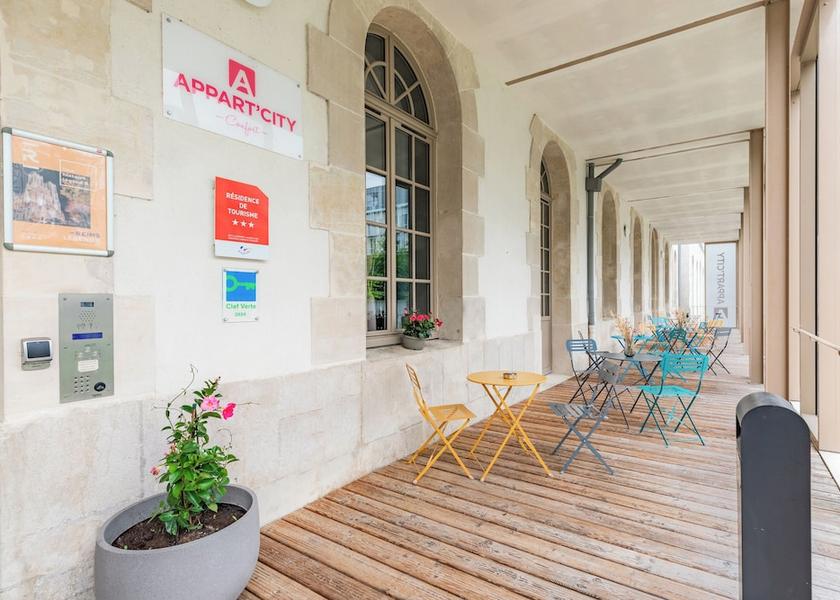 Grand Est Reims Exterior Detail