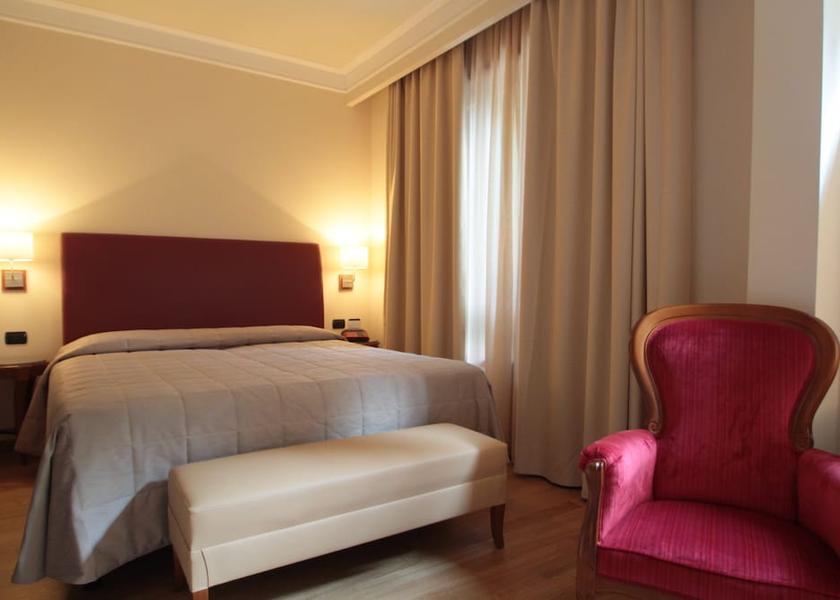 Lombardy Pregnana Milanese Room