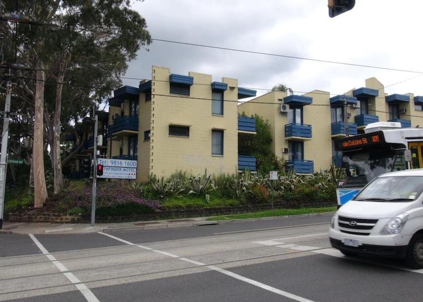 Victoria Kew Exterior Detail
