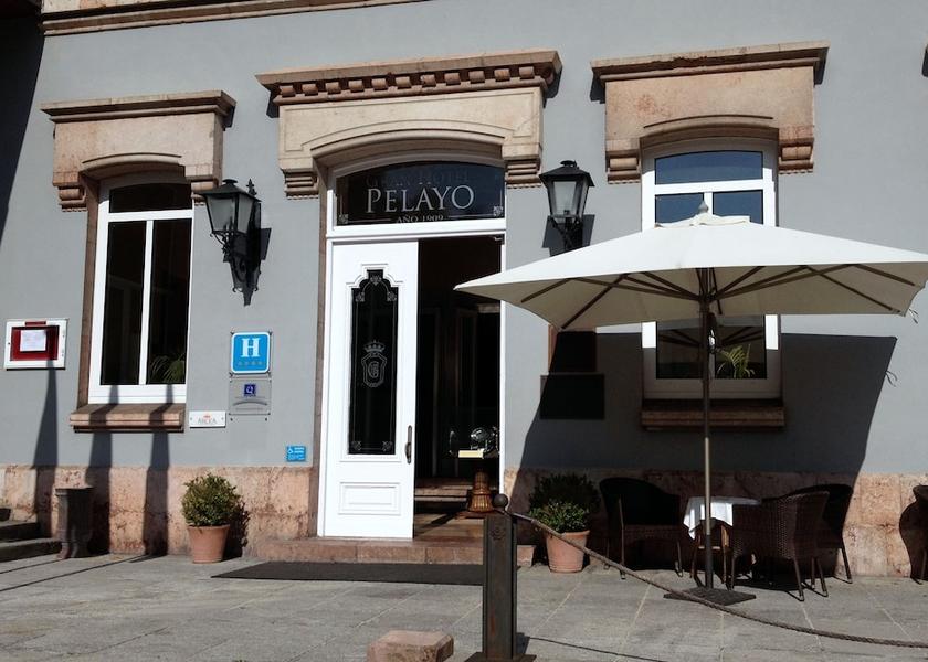 Asturias Cangas de Onis Property entrance