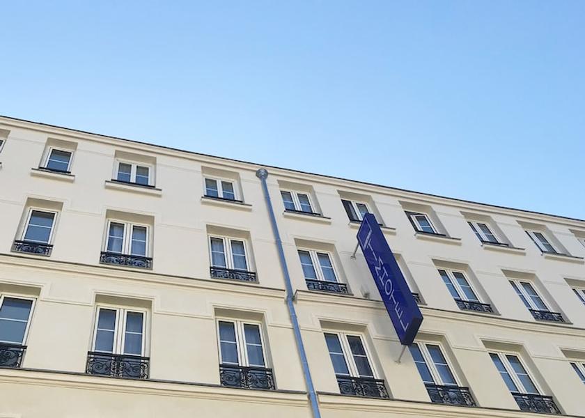 Île-de-France Paris Front of property