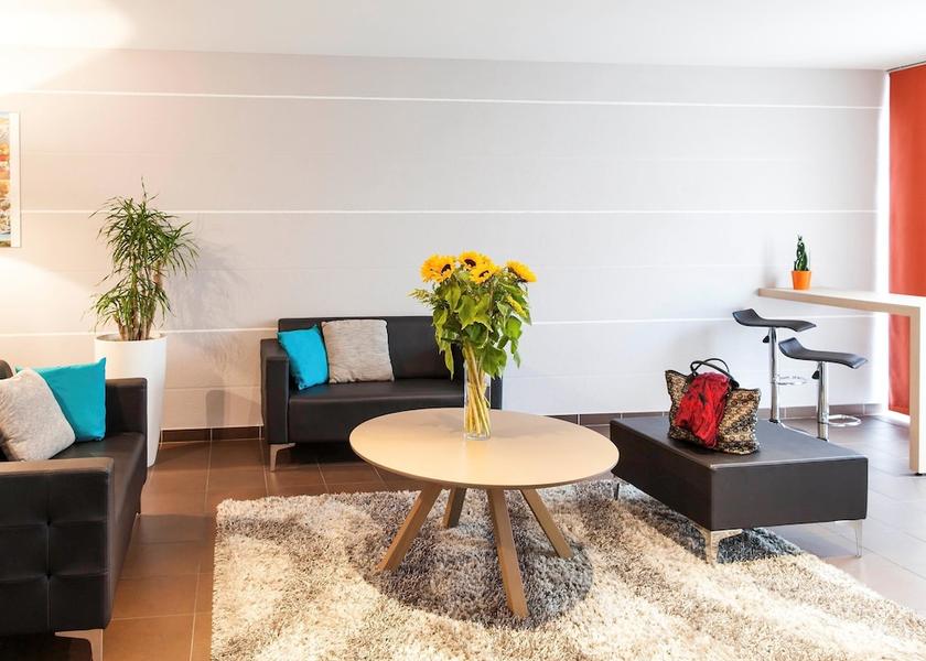  Saint-Louis Front of property