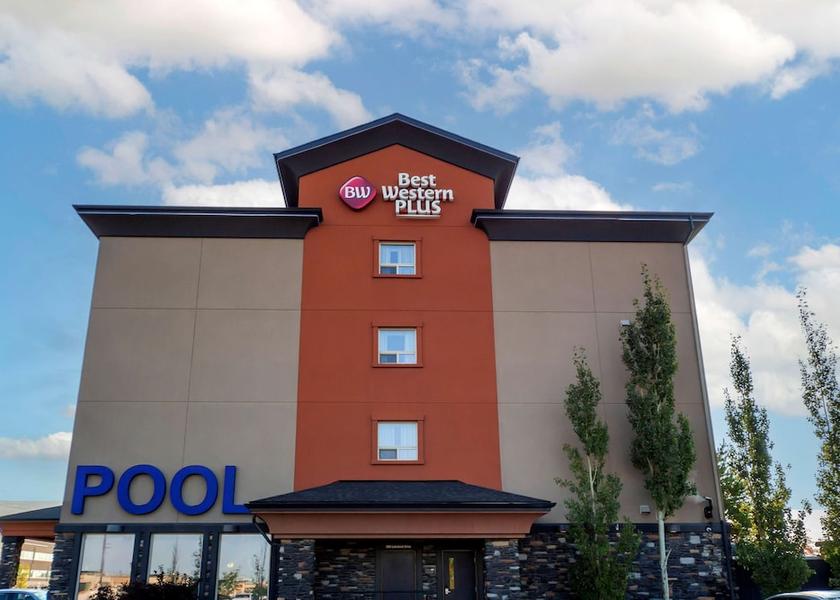 Alberta Sherwood Park Exterior Detail