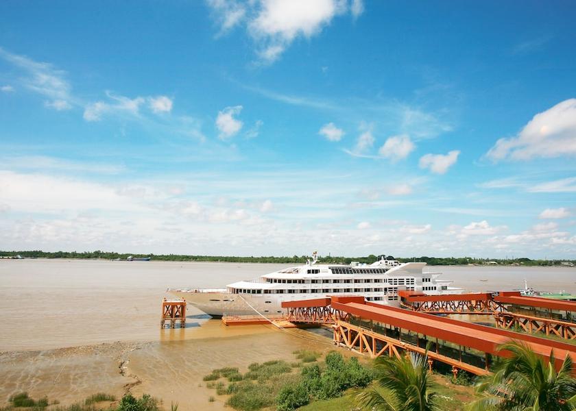  Yangon Exterior Detail