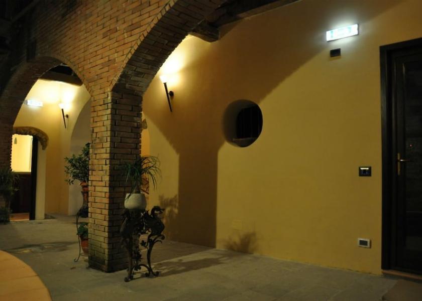 Campania Laureana Cilento Entrance