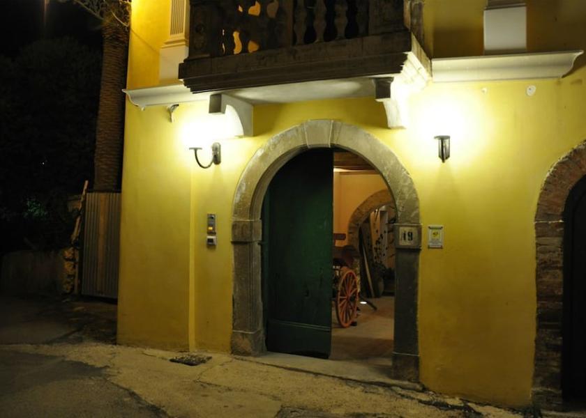 Campania Laureana Cilento Facade