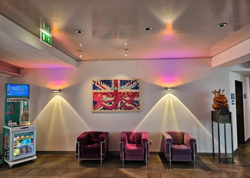 Saarland Saarbrücken Reception
