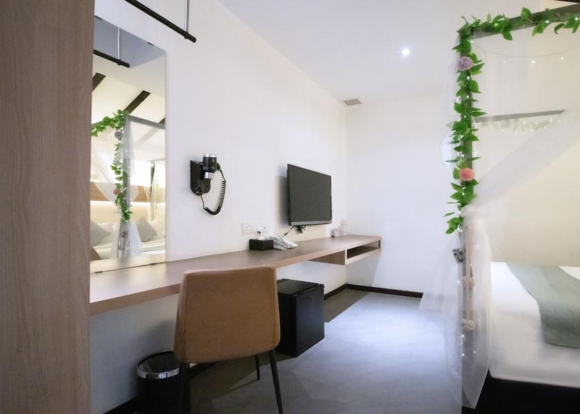  Singapore Room