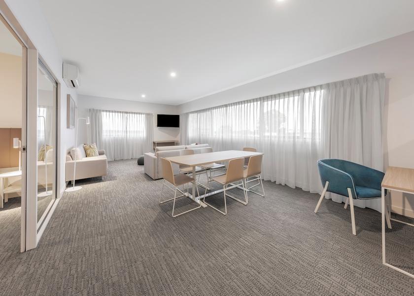 Victoria Melbourne Room