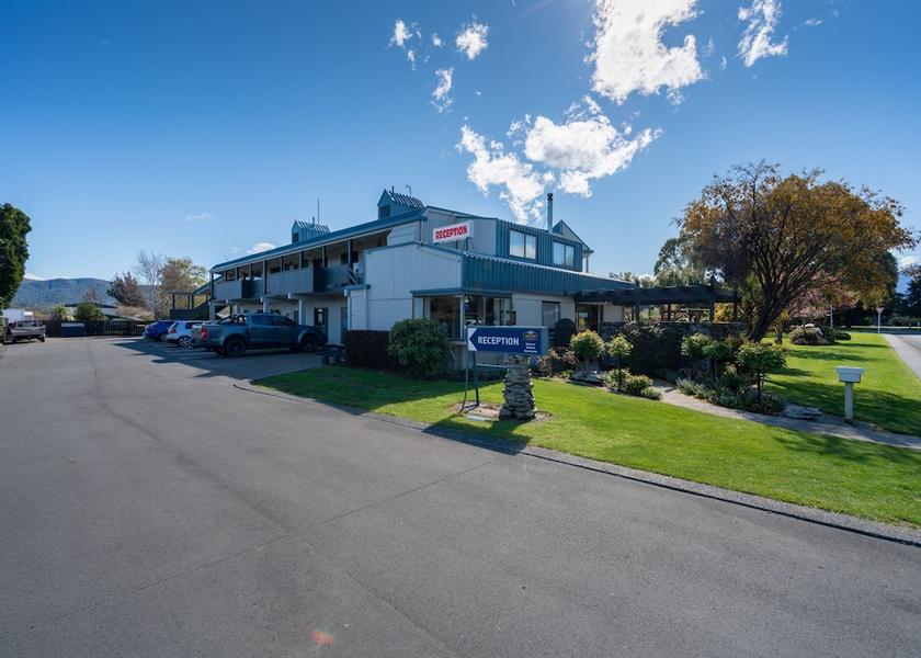 Southland Te Anau Front of property